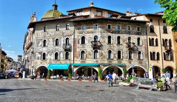 Al Palazzo Malfatti