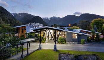 Scenic-Hotel-Franz-Josef-Glacier-Exterior-Night-Regular-2000x1333
