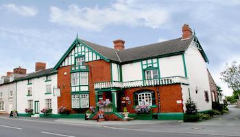 The Bradford Arms Hotel - Llanymynech