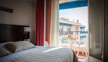 Rooms at Hotel Comte de Nice