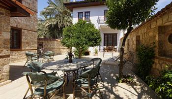 Minyon Hotel