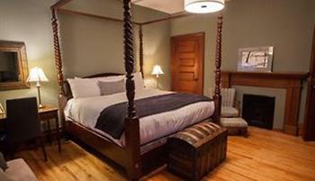 Fairholme Inn