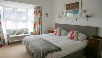 Cnapan Guest House, Newport