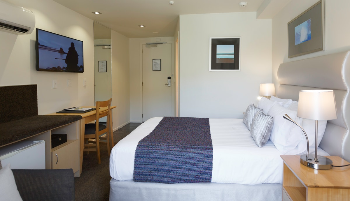 Trailways Hotel Nelson
