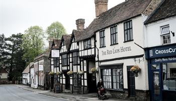 Bel &amp; Dragon at The Red Lion