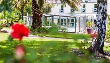 HotelAiguemarine2019300-PiscinecouverteetchauffedepuisleJardin