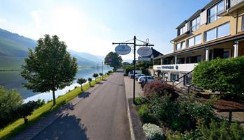 Moselhotel Sonnenuhr