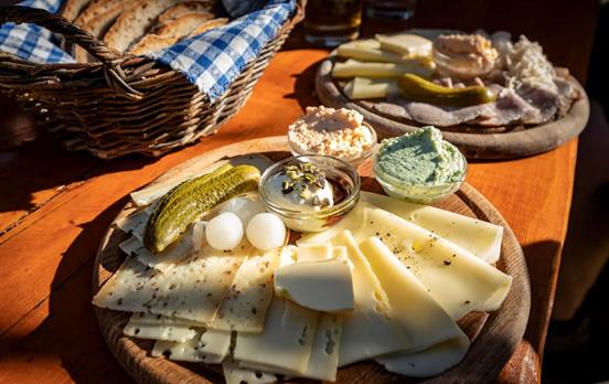 Brettljause, a typical Austrian cheeseboard