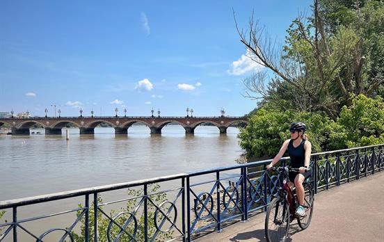 Cycling into Bordeaux