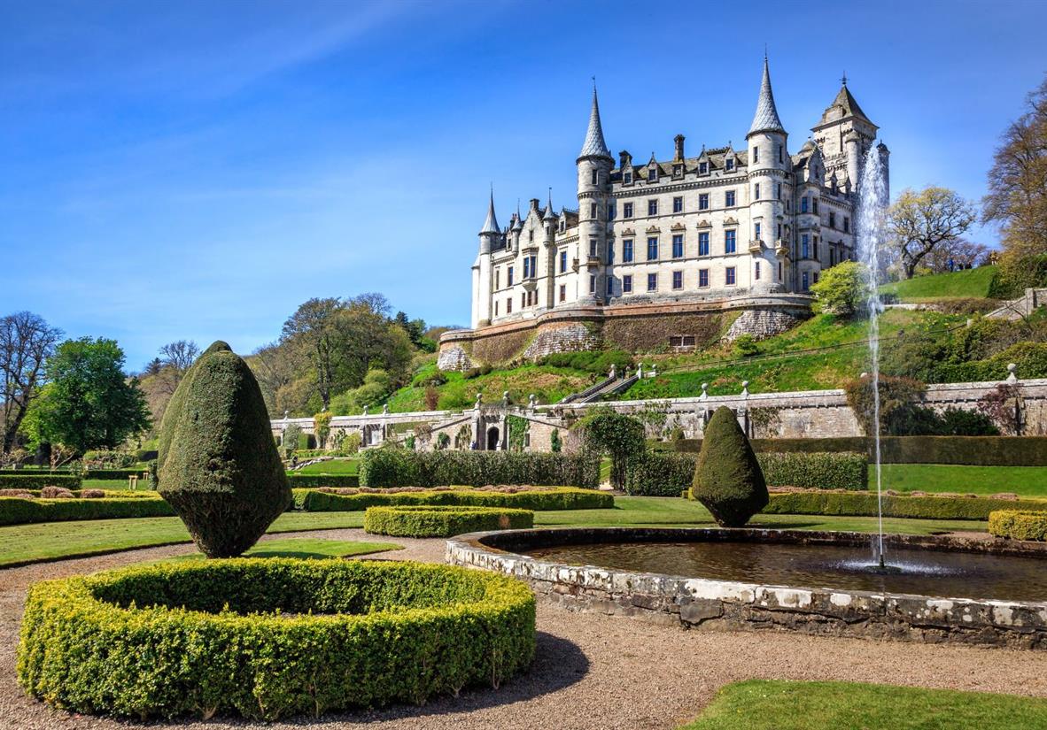 Märchenhafte Parkanlage am Dunrobin Castle