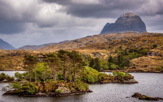 Der mächtig aufragende Berg Suilven