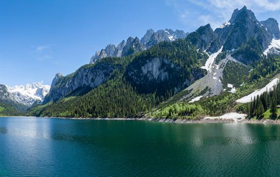 Der grünblau schimmernde Vordere Gosausee