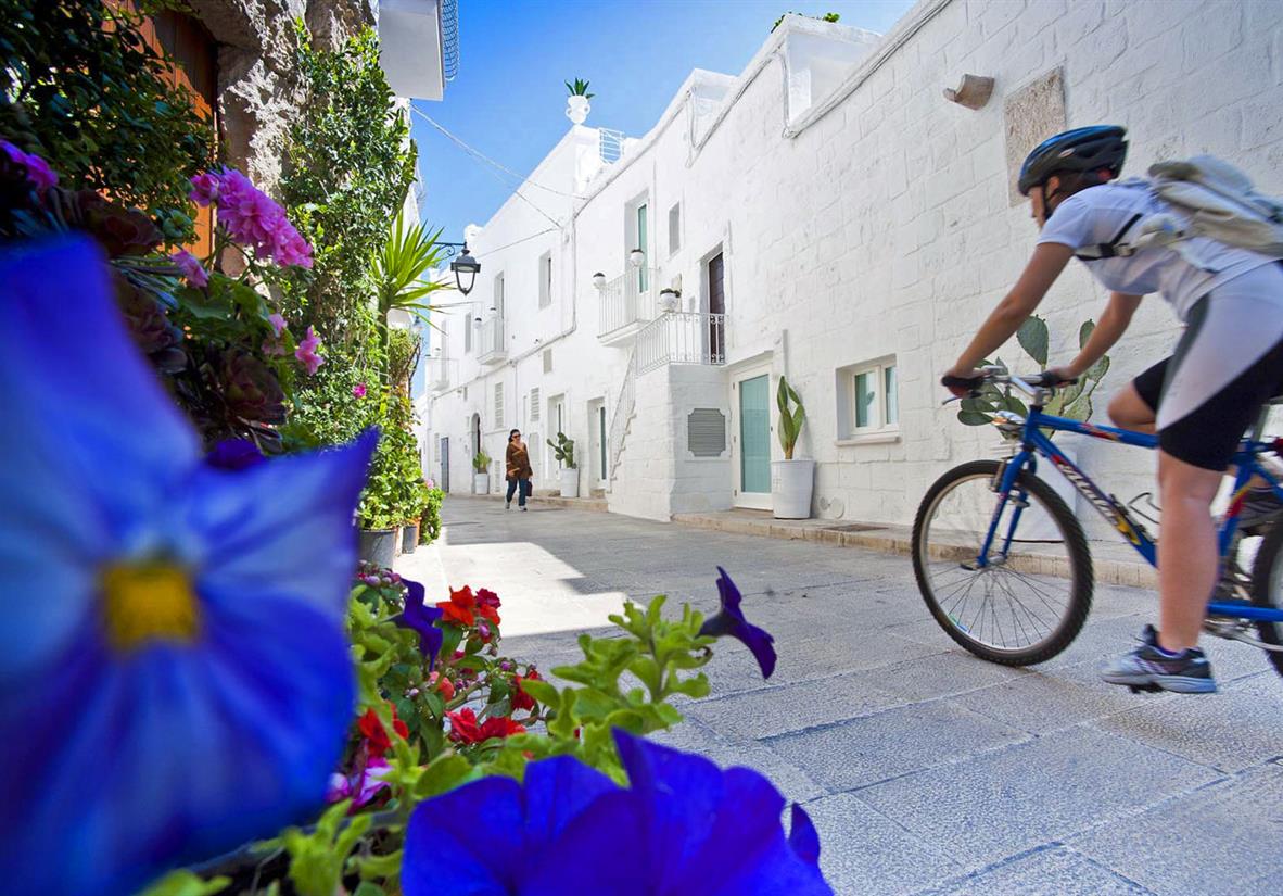 Cycling to the Don Ferrante Hotel in Monopoli