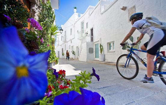 Cycling to the Don Ferrante Hotel in Monopoli