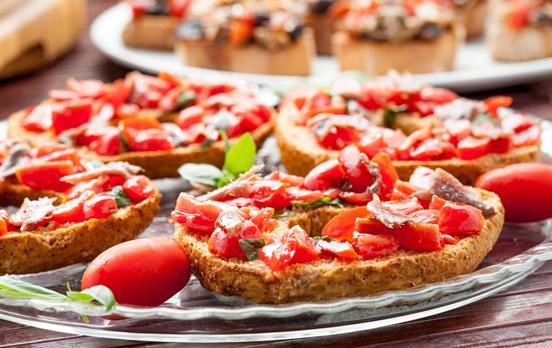 Friselle bread and tomato