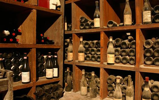 Weinkeller im Piemont