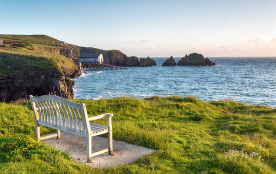 Wanderreise über schroffe Klippen