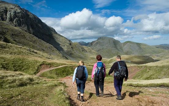 Zunächst geht es über die Berge des Lake District