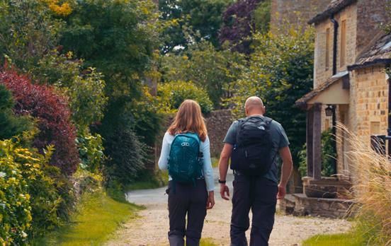 Wandern durch typisch englische Dörfer