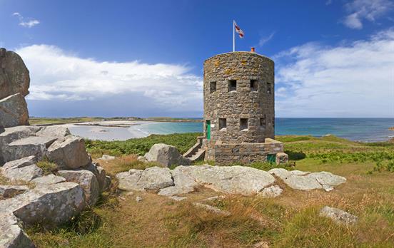 Militärische Wachtürme in L&apos;Ancresse