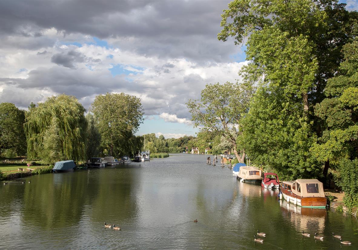Walk over the Thames at various stages