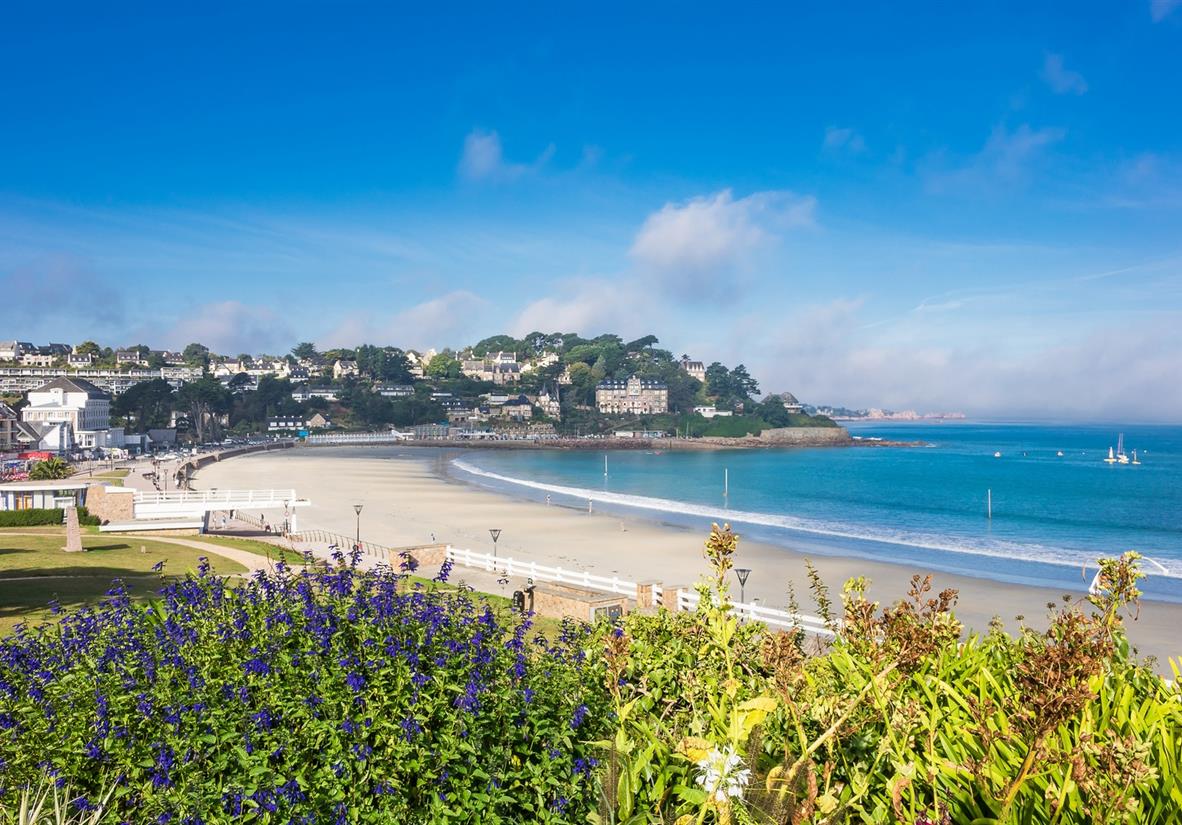 Relax on the sandy beaches of Perros-Guirec