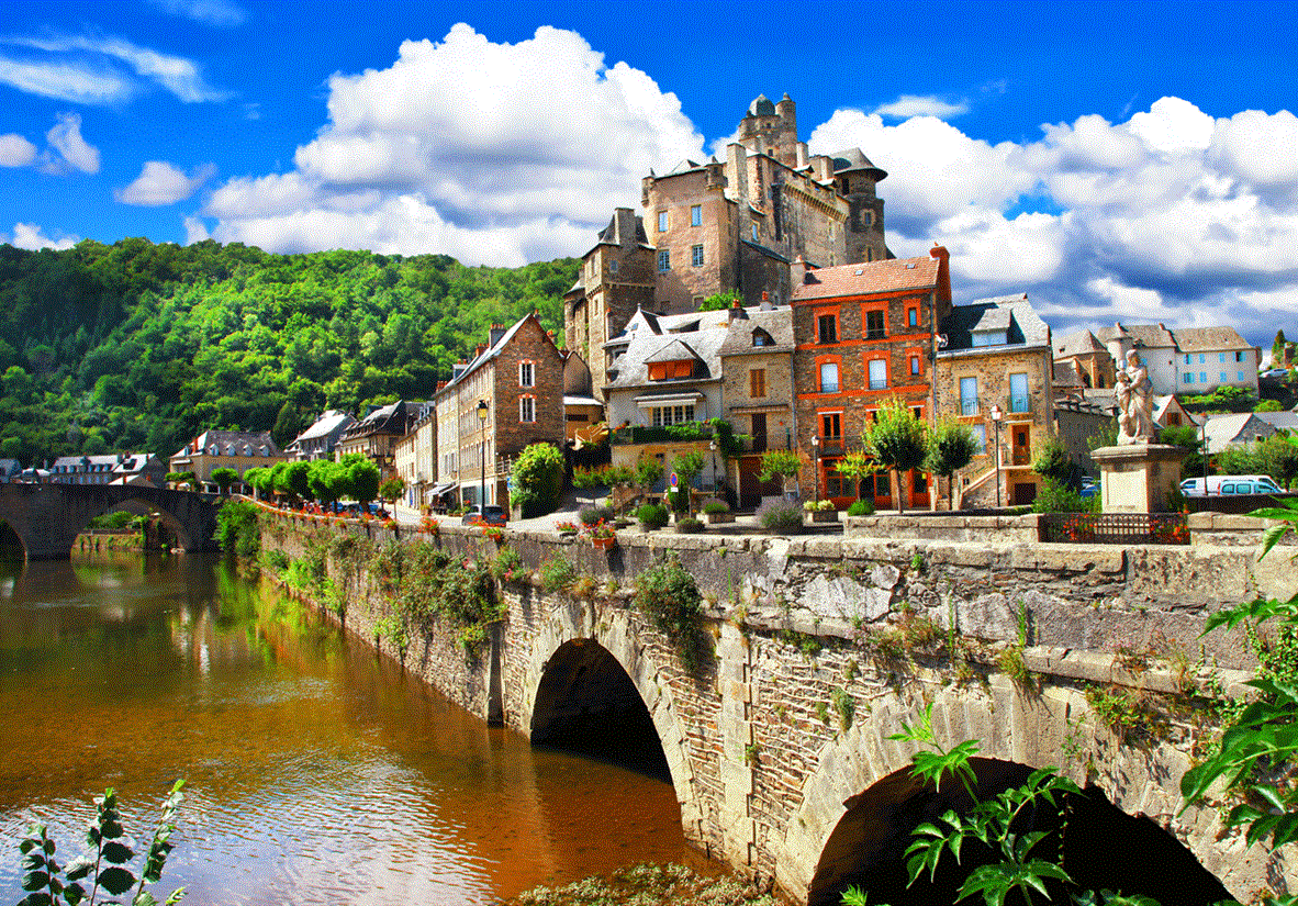 Stunning village of Estaing