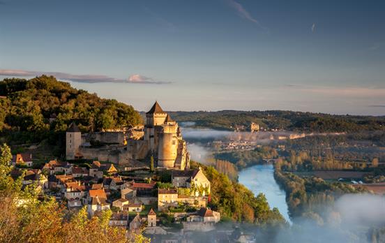 Castelnaud Castle am Morgen