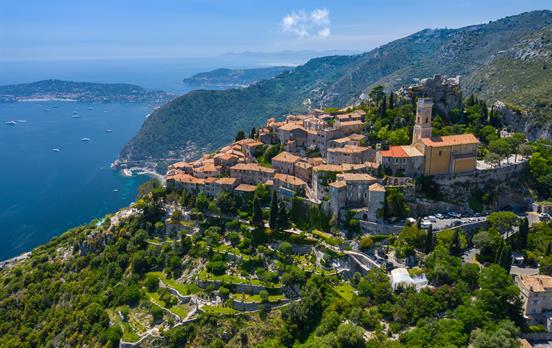 Mittelalterliches Dorf Eze mit Panoramablick
