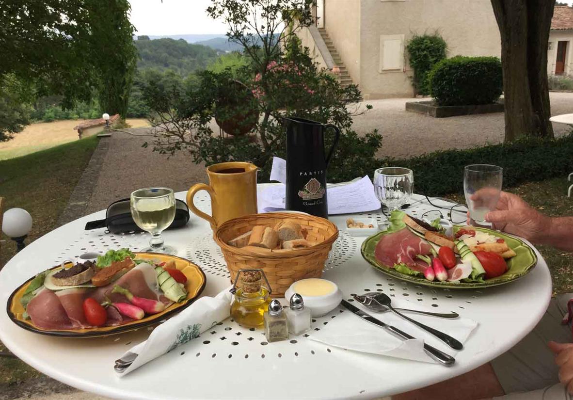Dining al fresco