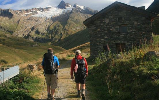 Starting the climb up to Col de la Seigne