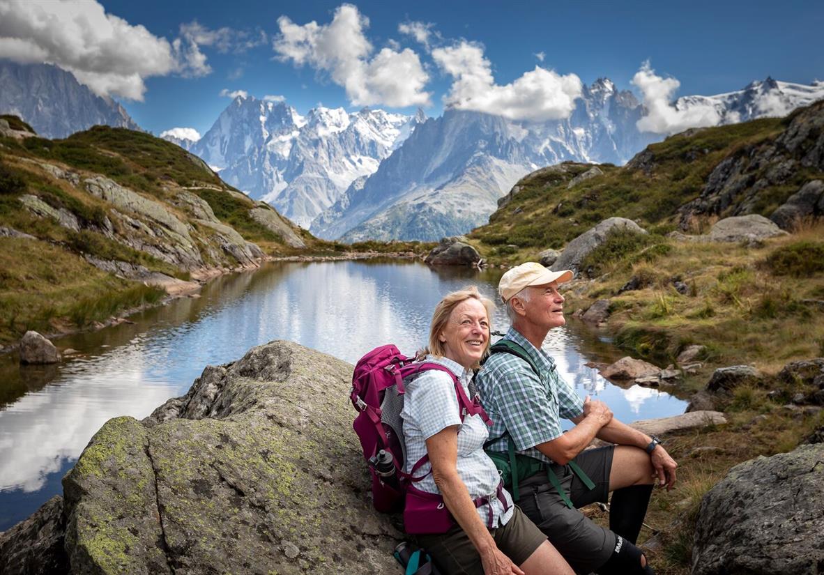 Hikers on a break on the TMB