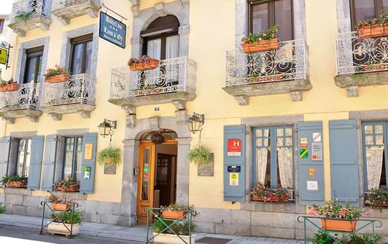 Traditional building of the Hotel Lion d'or