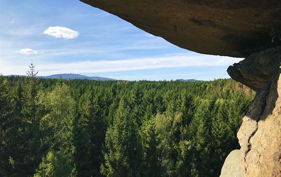 Blick zum Brocken auf dem Ottofelsen