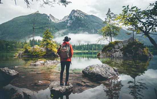 Wanderer am Ziel: Der Königssee