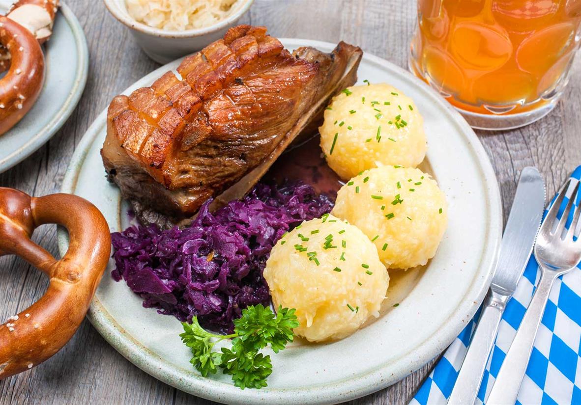 Bayrischer Schweinsbraten und eine kühle Maß!