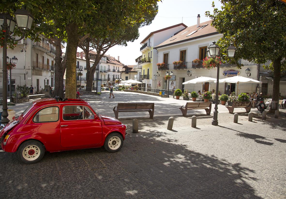 Bomerano Square
