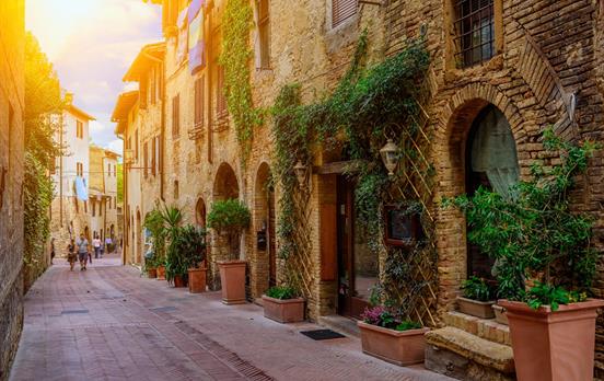 Durch mittelalterliche Straßen schlendern