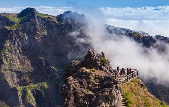 Der Aussichtspunkt auf dem Pico Arieiro