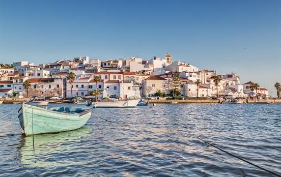 Pass quiet fishing harbours
