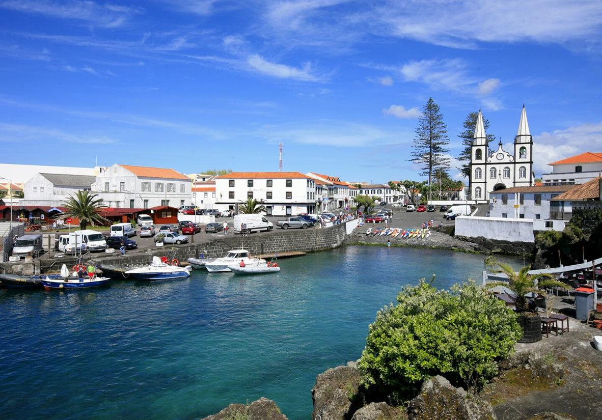 The pretty harbour town of Madalena