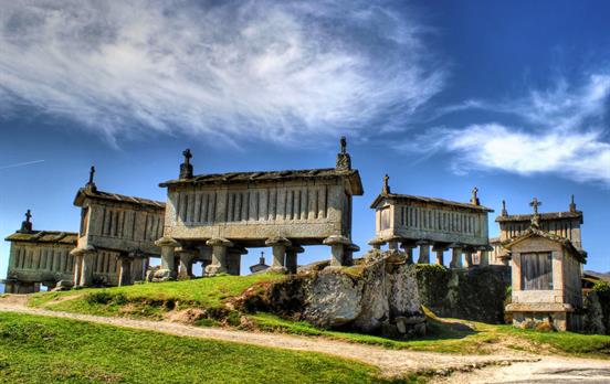 Grain stores in Soajo