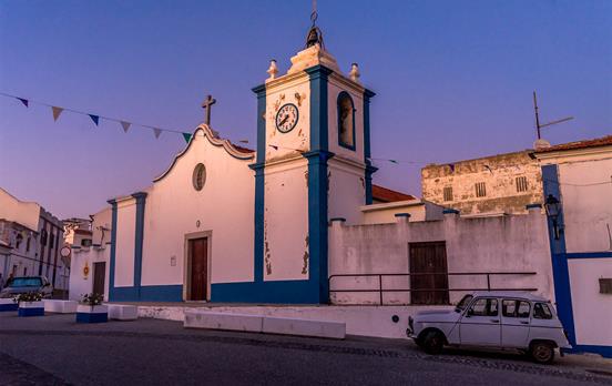 The Cuban-esque feel of old town Vila Nova
