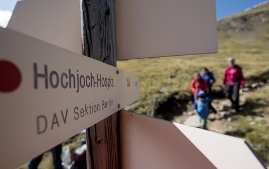 Wegweiser zum Hochjoch Hospitz