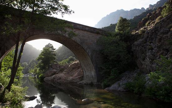 Spelunca-Schlucht mit ihren Genueserbrücken