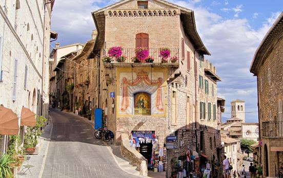 Häuser mit einmaligen Fresken