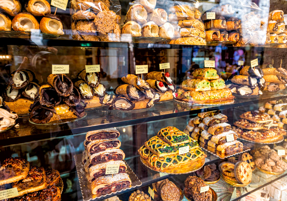 Leckereien in der Bäckerei in Assisi