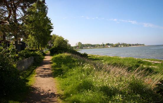 Wandern mit Meerblick auf dem Kullaleden