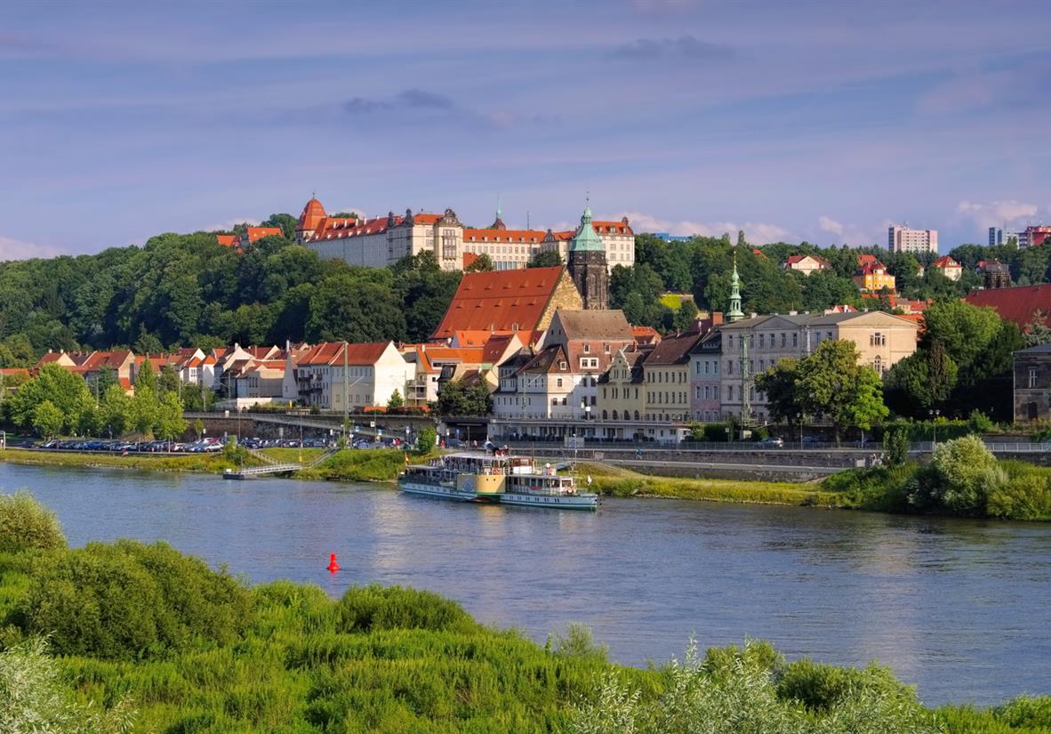 Blick auf die Canaletto-Stadt Pirna an der Elbe