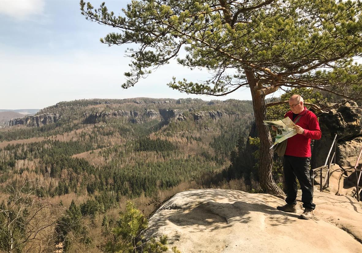Blick von den Schrammsteinen auf die Affensteine